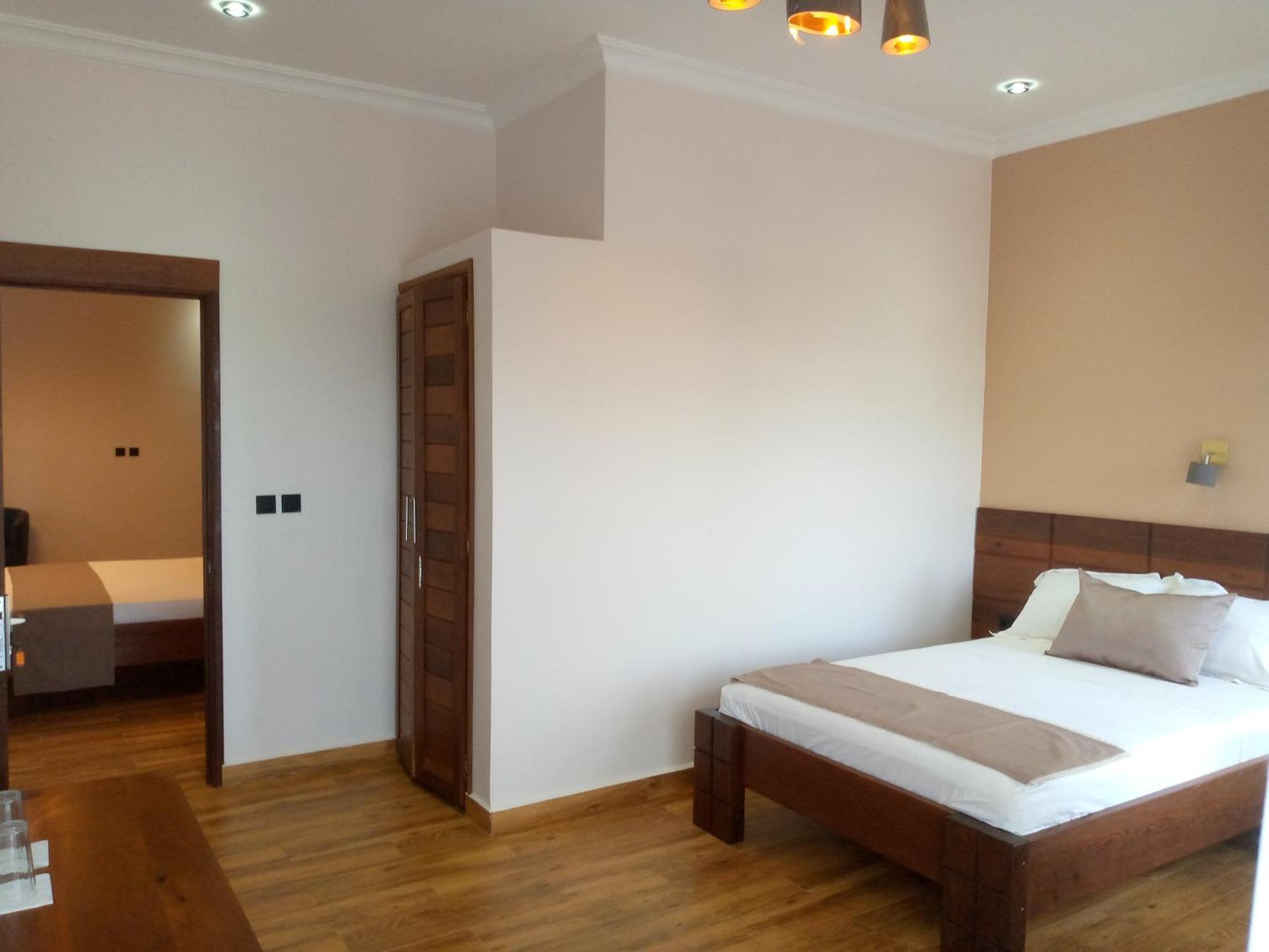 Soa Lia Hotel Miandrivazo Ngoại thất bức ảnh