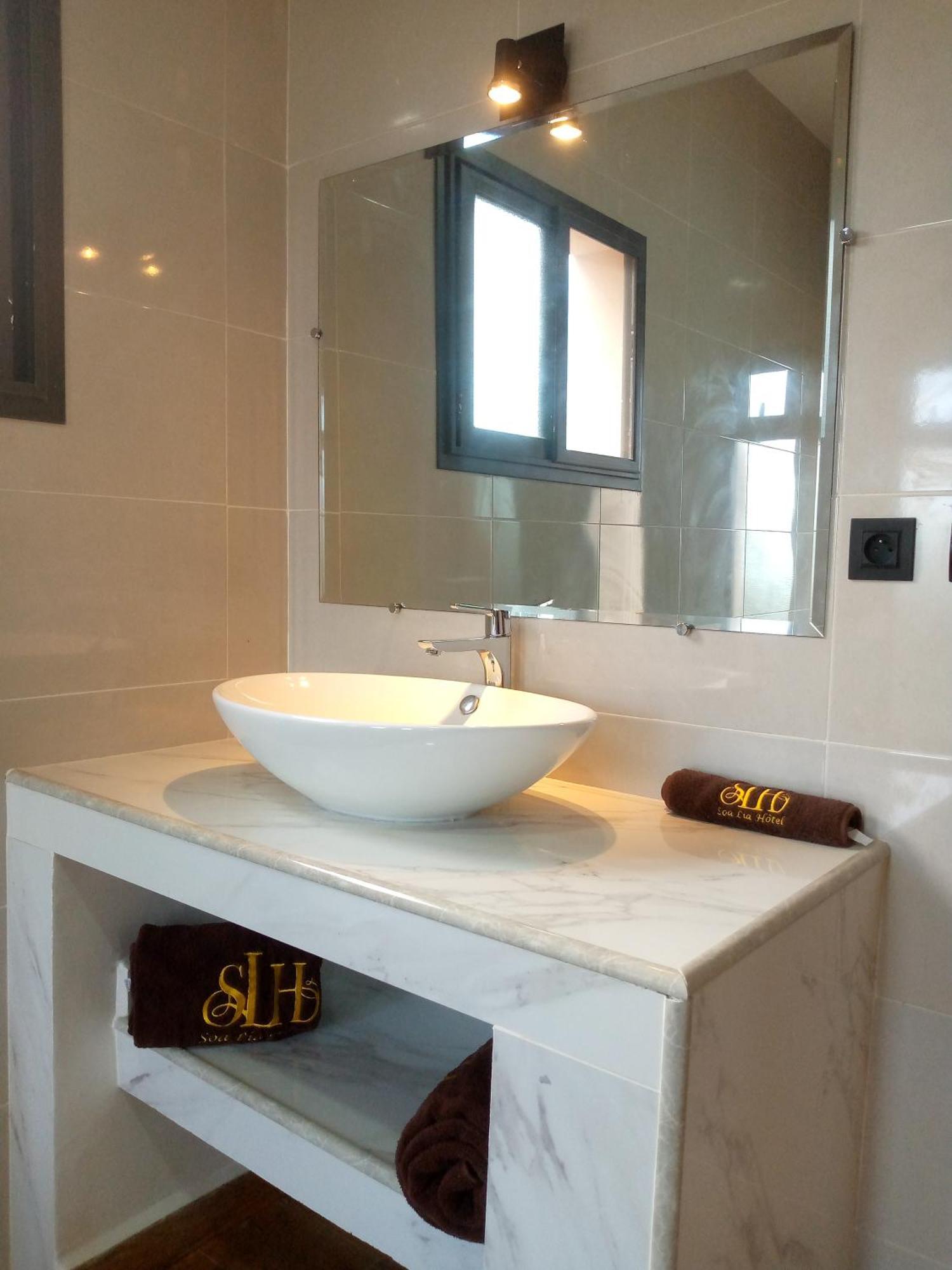 Soa Lia Hotel Miandrivazo Ngoại thất bức ảnh
